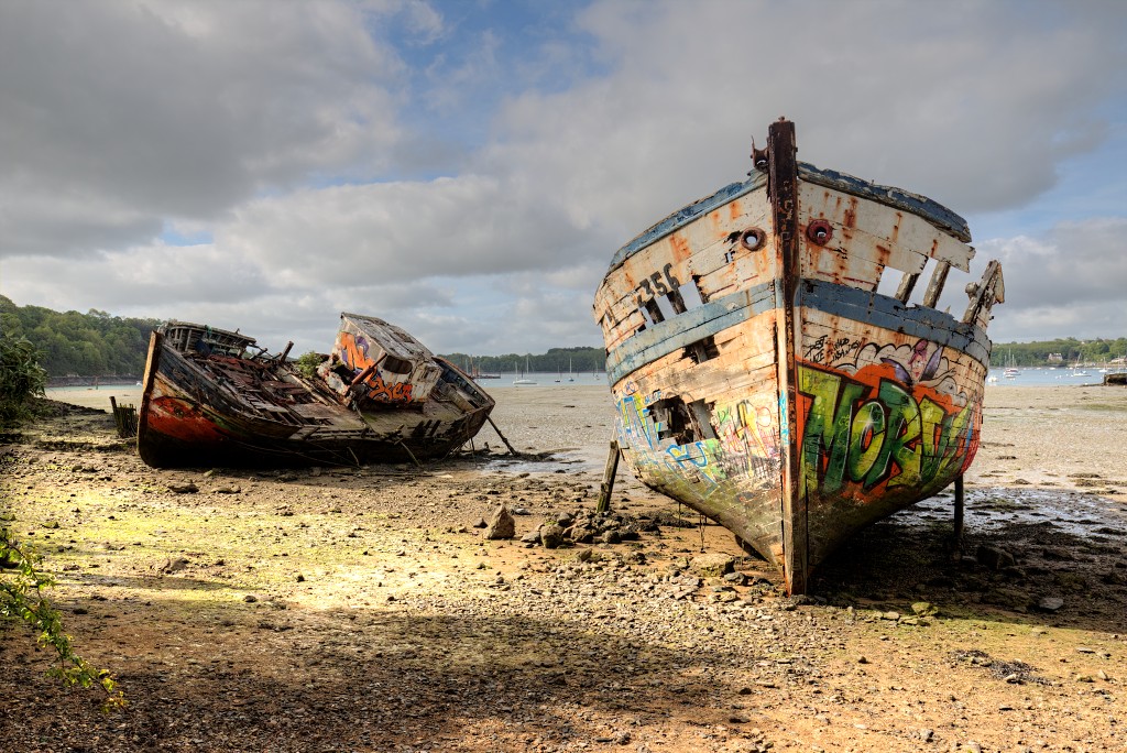 Cimetiere a bateaux hdr urbex scheepskerkhof rance quelmer bretagne france frankrijk kerkhof schepen boten fraffiti art kunst